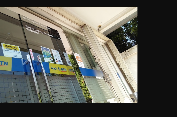 Bank BTN di Kebumen menawarkan berbagai layanan seperti pembiayaan perumahan, Kredit Usaha Rakyat (KUR), Tabungan Simpedes, Tabungan Haji, dan masih banyak lagi. 