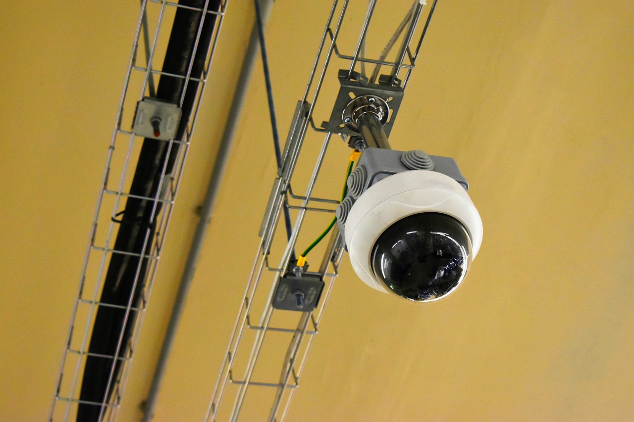 Sebelum memulai proses setting CCTV online melalui Modem GSM, pastikan Anda telah menyiapkan alat-alat yang diperlukan.
