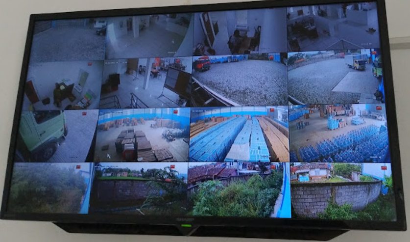 Layanan Live Streaming CCTV Online ini bertujuan untuk membantu masyarakat, pengguna jalan, serta pihak berwenang dalam memonitor situasi di berbagai titik strategis di Kabupaten Sumedang.