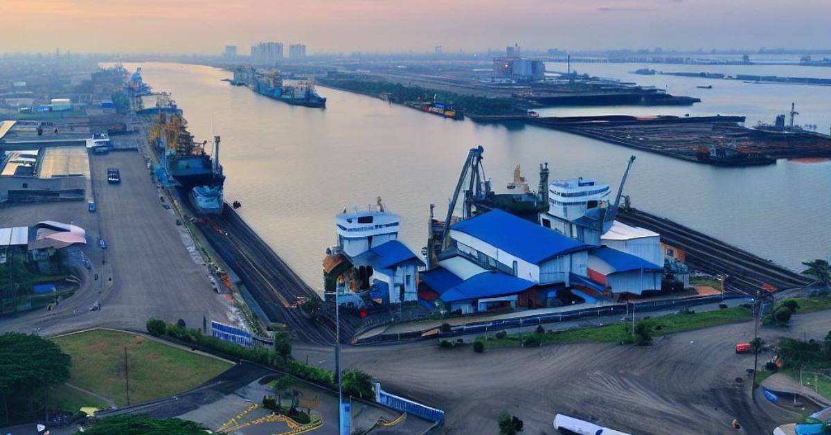 Melalui Live View CCTV Pelabuhan Tanjung Priok Online, masyarakat dapat memantau berbagai kegiatan pelabuhan, termasuk pengiriman dan pemuatan barang, kedatangan dan keberangkatan kapal, aktivitas bongkar muat, serta lalu lintas kendaraan di dalam pelabuhan. 