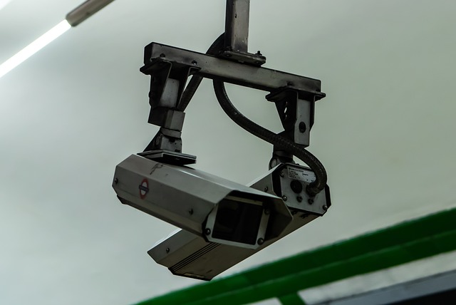 Pemerintah Kotawaringin Barat sudah menyiapkan halaman website CCTV online yang dapat digunakan untuk mengakses kamera CCTV tersebut secara live streaming. CCTV Online tersebut tidak hanya dapat dipantau oleh warga Kab. Kotawaringin Barat saja melainkan masyarakat lainnya juga dapat melihatnya.