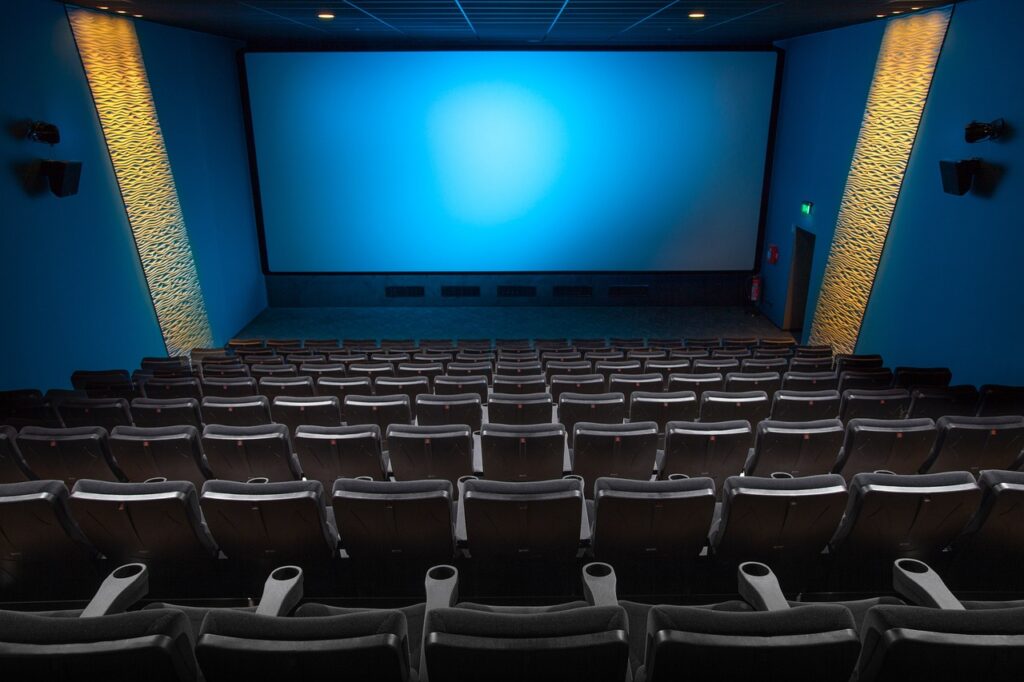 Bioskop Platinum Cineplex di Trio Mall Kebumen memiliki 2 studio dengan kapasitas masing-masing studio 150 kursi. Studio tersebut dilengkapi dengan fasilitas yang modern dan nyaman, seperti layar lebar, sound system yang mumpuni, dan kursi yang empuk.