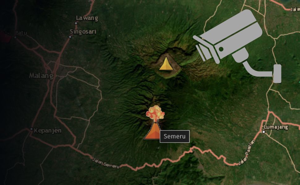Gunung Semeru dapat dipantau dengan menggunakan CCTV seperti yang disediakan oleh situs MAGMA Indonesia.