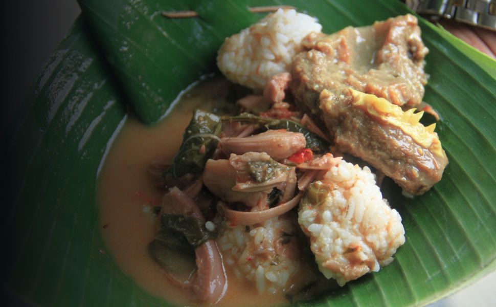 Berwisata ke Kebumen, salah satu yang wajib dicoba adalah Nasi Penggel, hidangan unik yang hanya ada di pagi hari.
